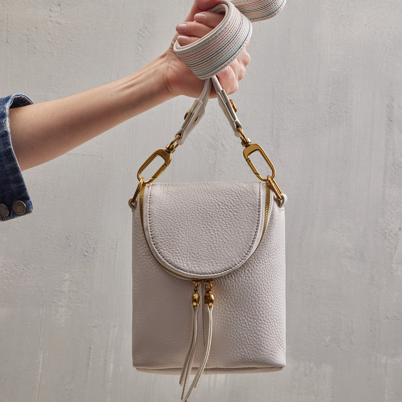 Fern Crossbody in Pebbled Leather - White