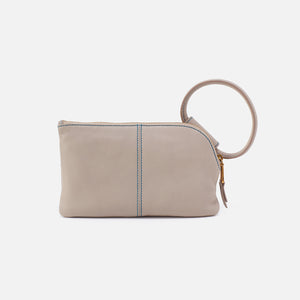 Sable Wristlet in Pebbled Leather - Taupe