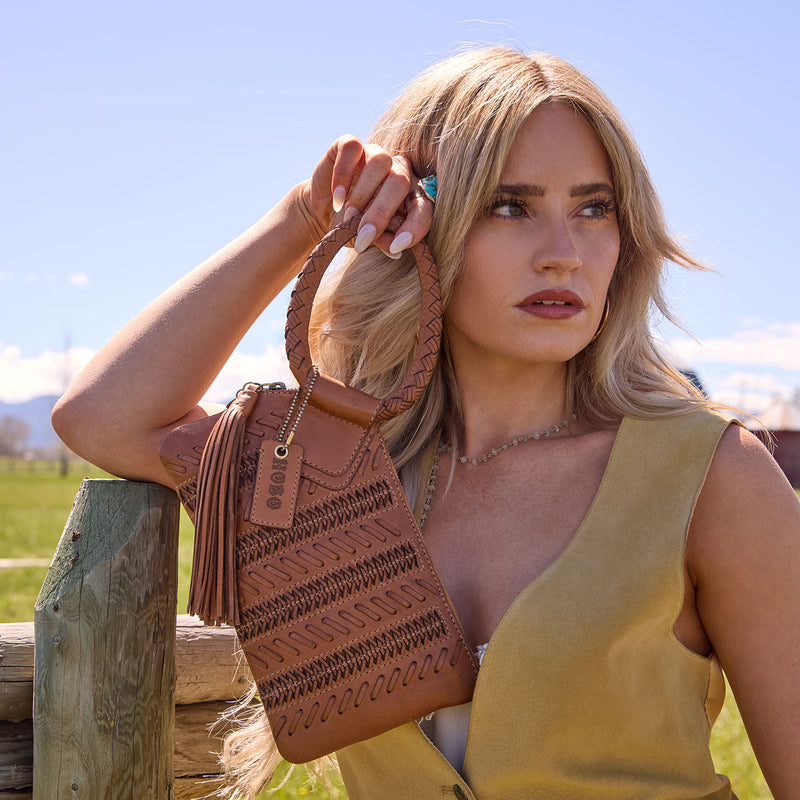 Sable Wristlet in Washed Leather - Harvest Wheat