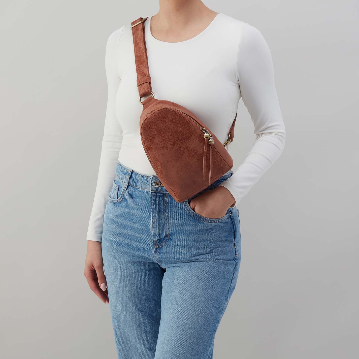 Fern Sling in Buffed Leather - Burnished Saddle – HOBO