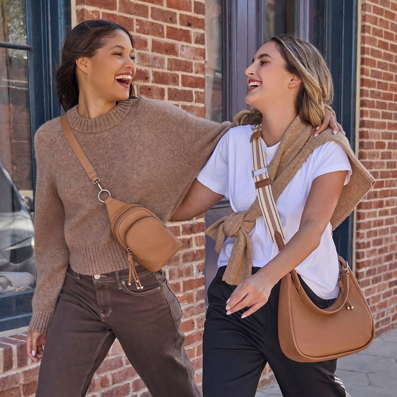 Cass Small Sling In Pebbled Leather - Brown Sugar