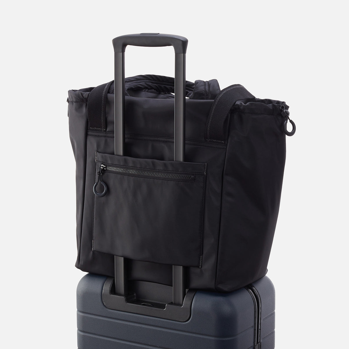 PLACES TO GO Tote in caRefiber recycled nylon - Jet