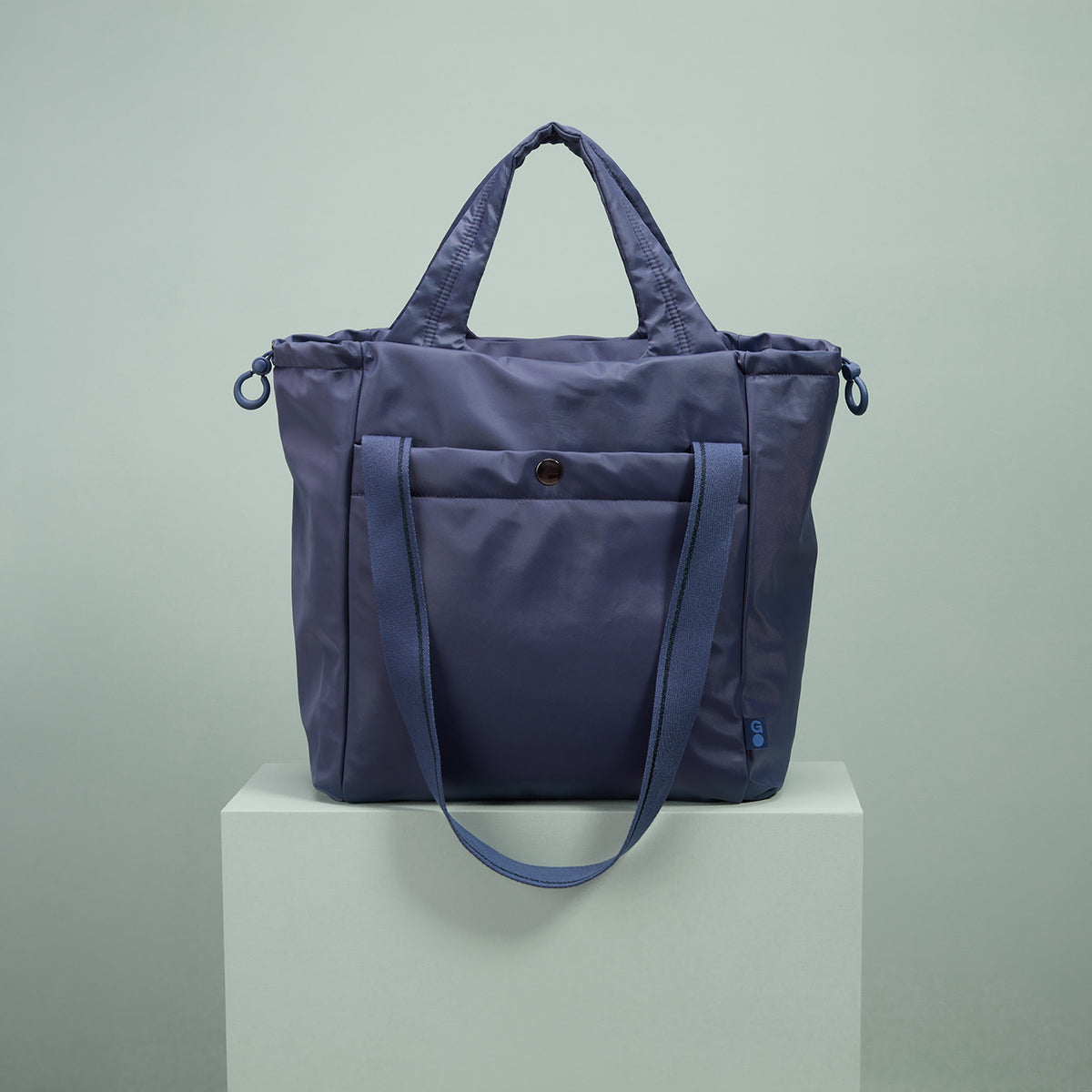 PLACES TO GO Tote in caRefiber recycled nylon - Jet