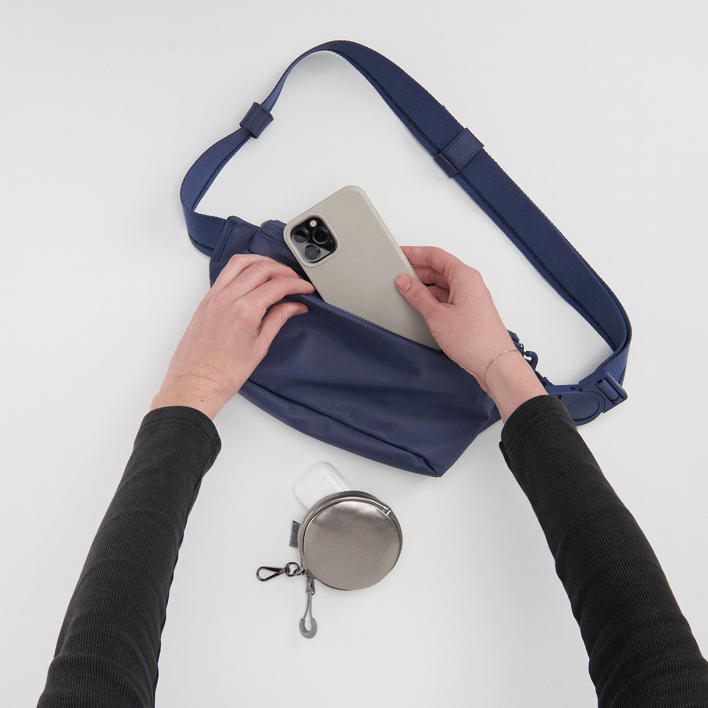 TAG ALONG Clip-on in Easy-care EverShine nylon - Quicksilver Metallic