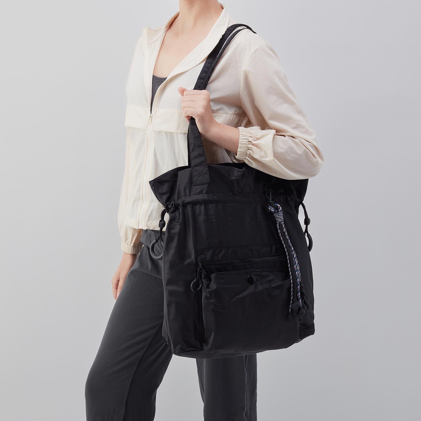 EASY DRAW Tote in CaRefiber recycled nylon - Teal – HOBO