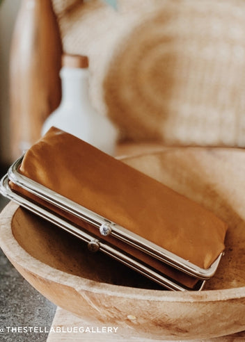 HOBO Lauren Clutch Wallet - Light Grey