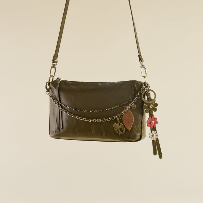 Triflower Keychain In Polished Leather - Olive Veil