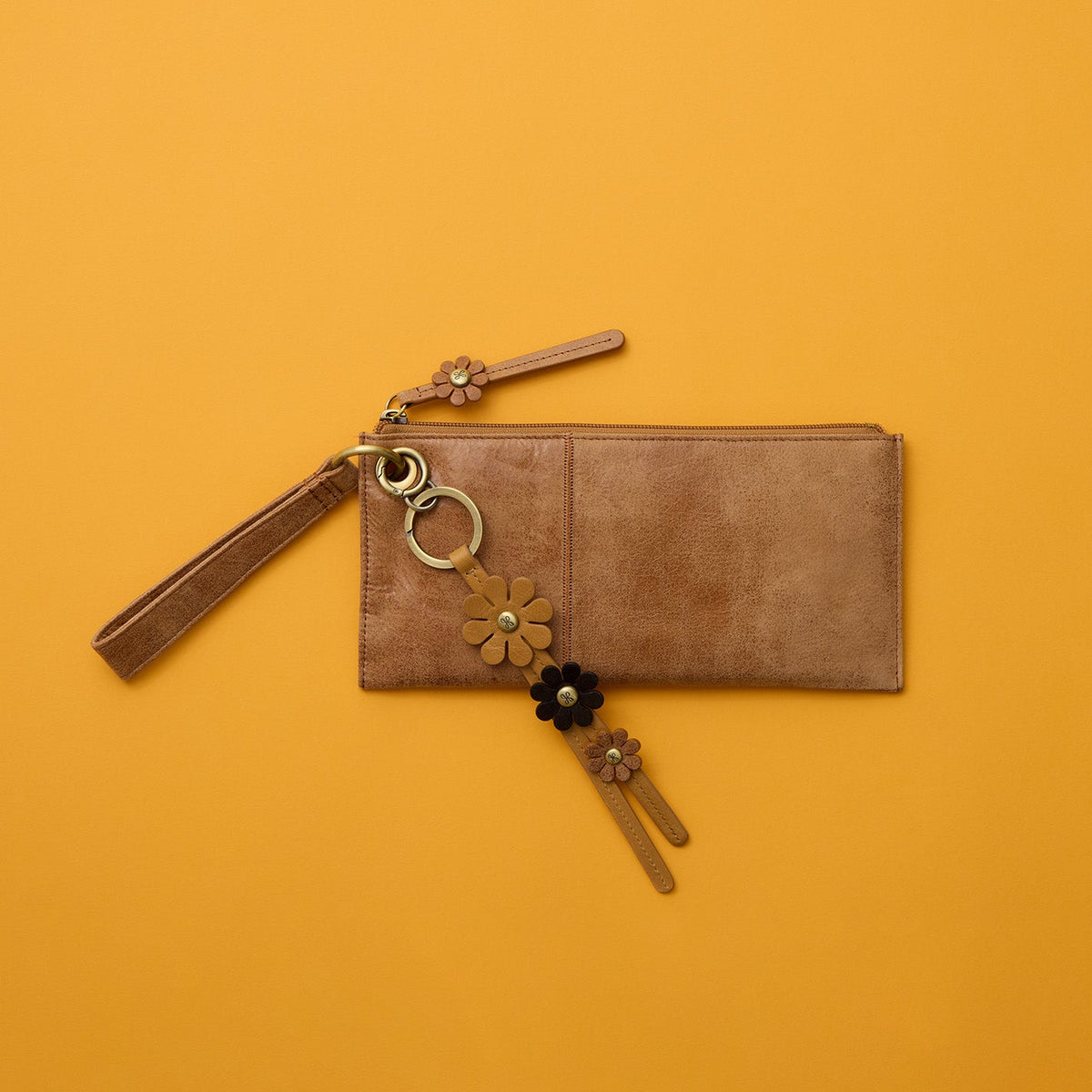 Triflower Keychain In Polished Leather - Natural
