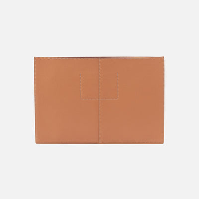 Vida Laptop in Micro Pebbled Leather - Biscuit