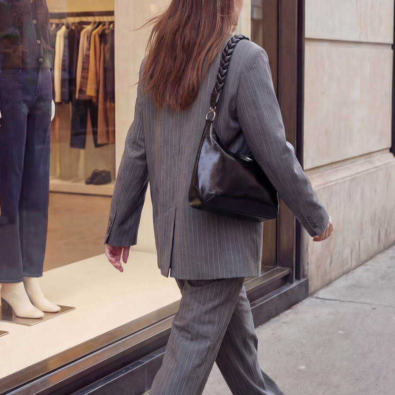 Madison Shoulder Bag In Polished Leather - Black