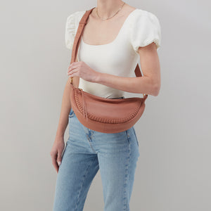 Knox Sling In Pebbled Leather - Cork