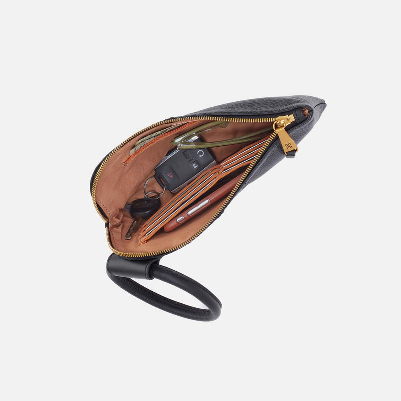 Sable Wristlet in Pebbled Leather - Black With Studs