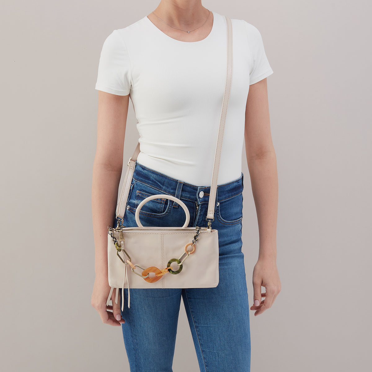 Sable Crossbody In Polished Leather - Pale Flax
