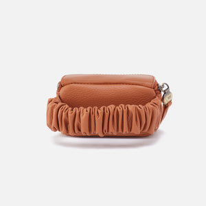 Wearable Zip Pouch In Pebbled Leather - Butterscotch