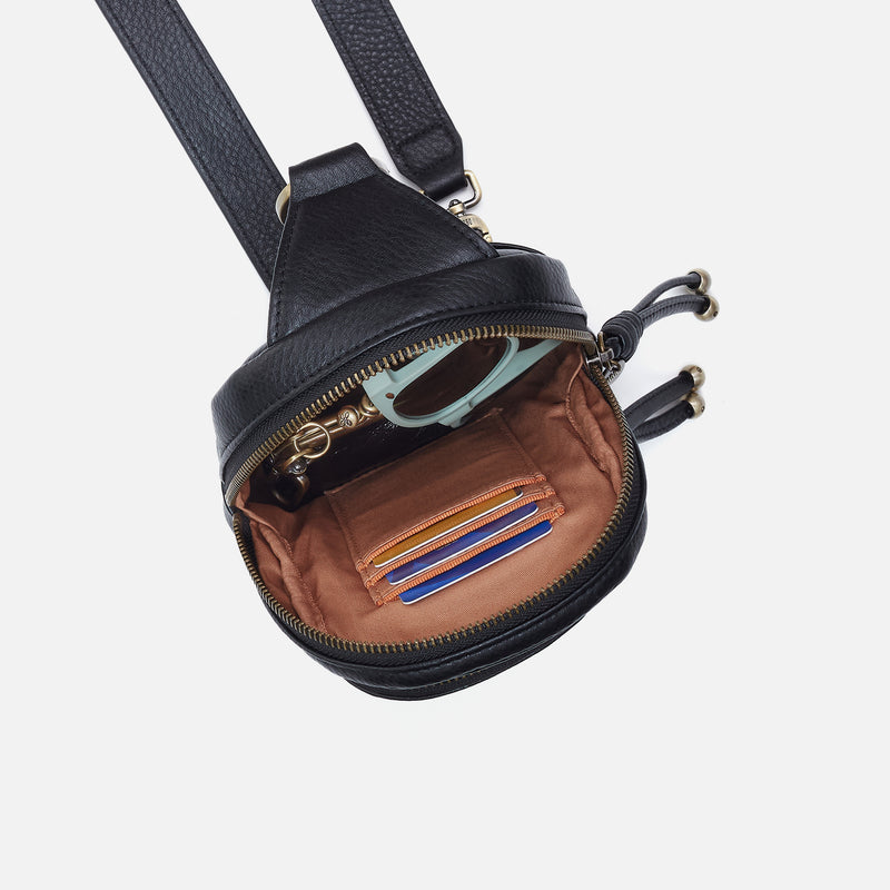 Cass Small Sling In Pebbled Leather - Black