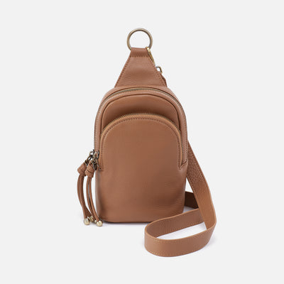 Cass Small Sling In Pebbled Leather - Brown Sugar