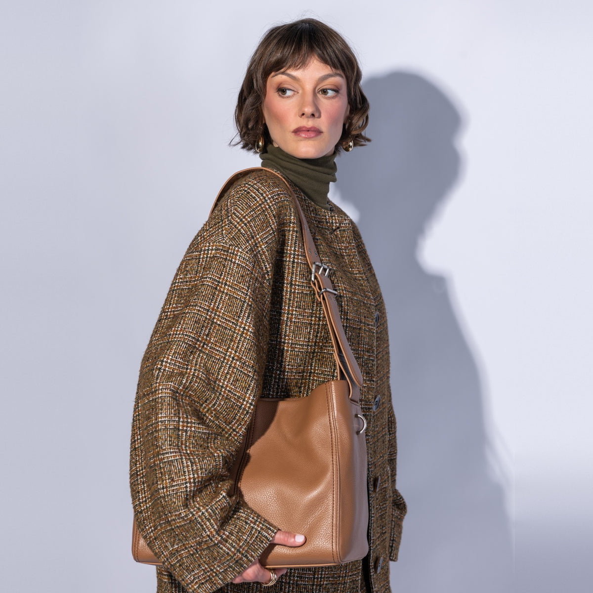 Render Shoulder Bag in Pebbled Leather - Brown Sugar