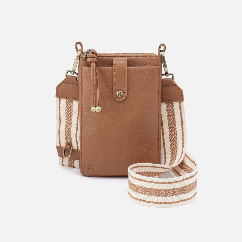 Cass Phone Crossbody In Pebbled Leather - Brown Sugar