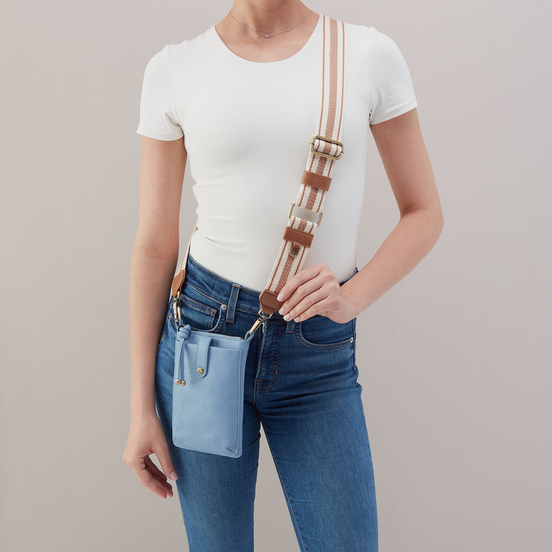 Cass Phone Crossbody In Pebbled Leather - Seabreeze