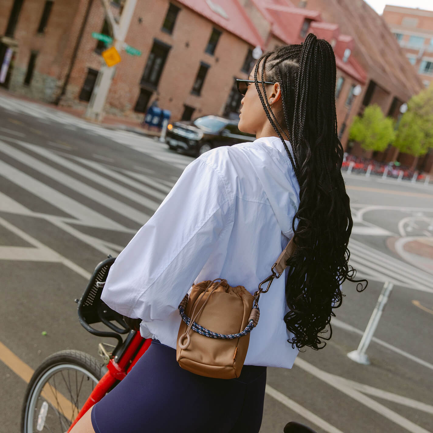 QUICK CINCH CROSSBODY in CaRefiber recycled nylon - Dune – HOBO