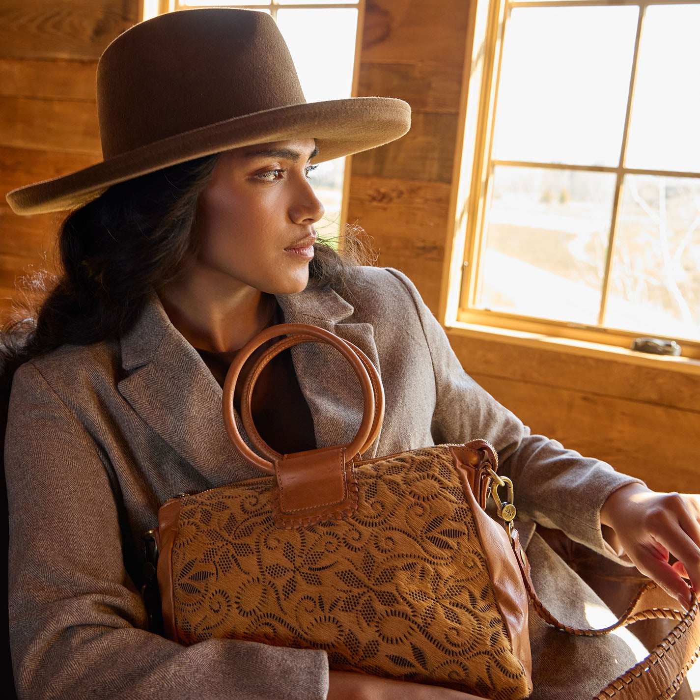 (取寄) ホーボー レディース シーラ ミディアム サッチェル HOBO women Sheila Medium Satchel Harvest Wheat Sheila Medium Satchel in Hair-On Leather - Harvest Wheat Hair-On