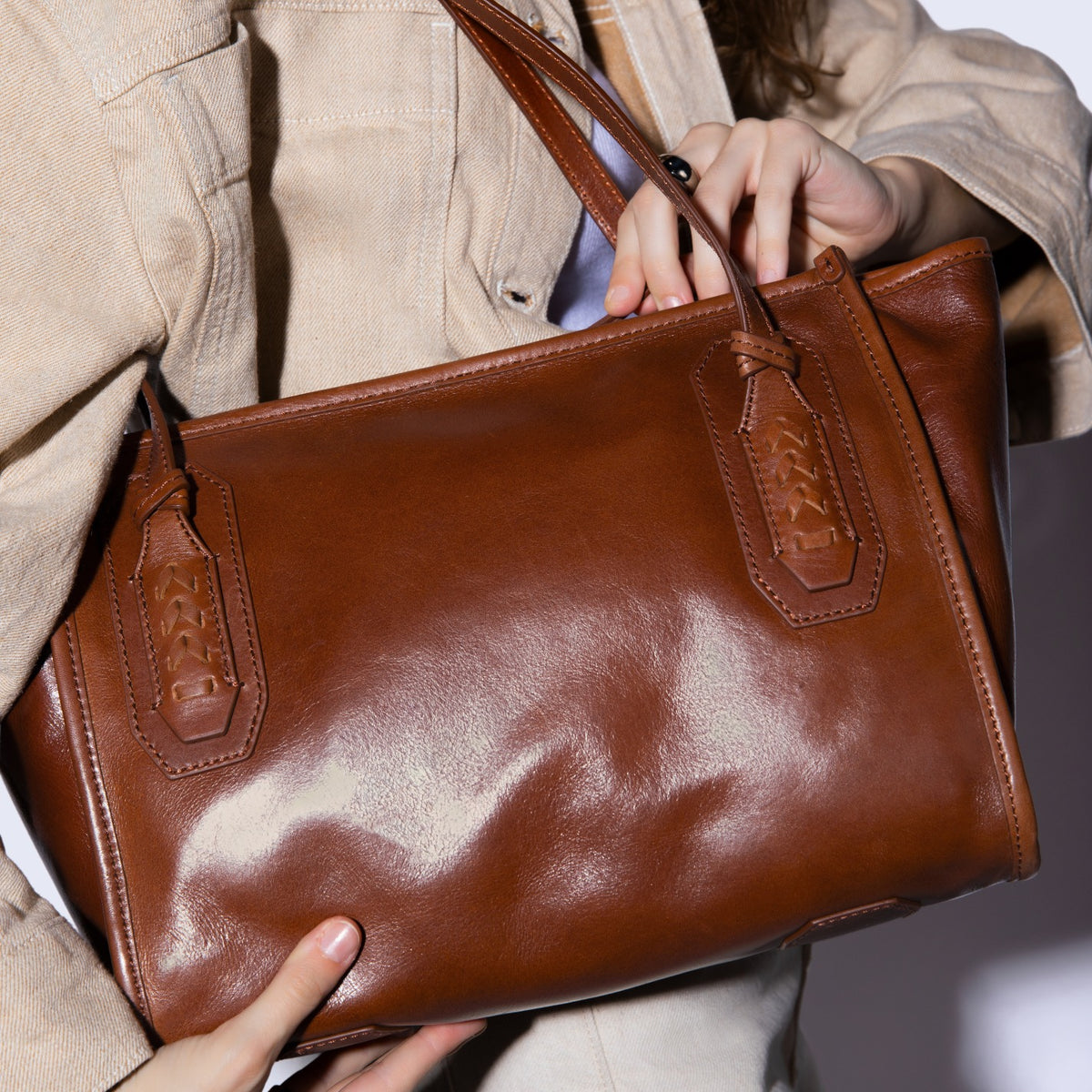 Expedition Small Tote in Patina Leather - Pecan Ridge