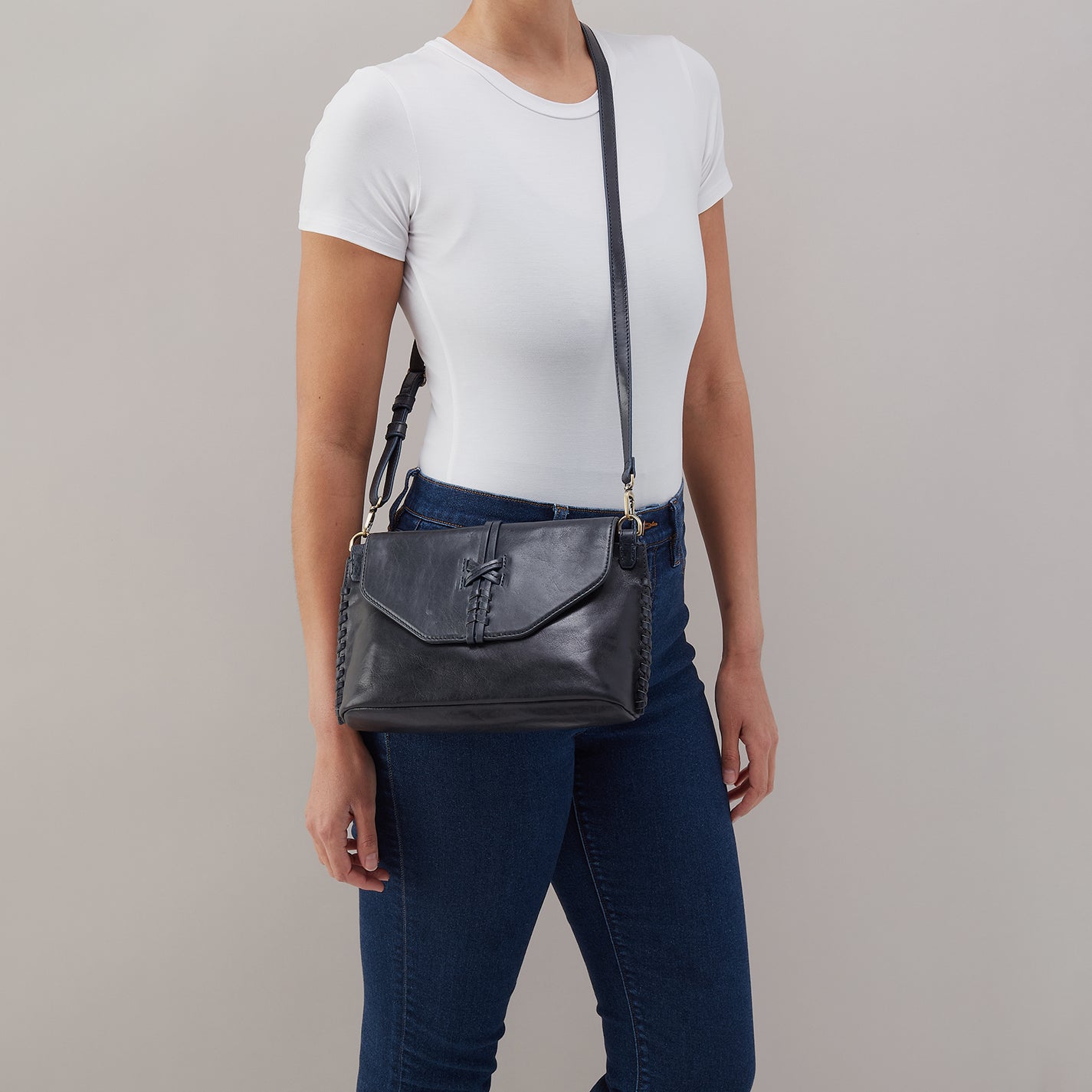 Expedition Shoulder Crossbody in Patina Leather - Navy Horizon – HOBO