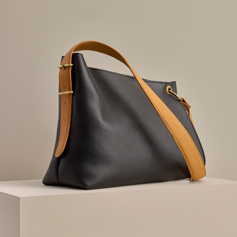 Rayna Shoulder Bag in Double-Faced Leather - Black
