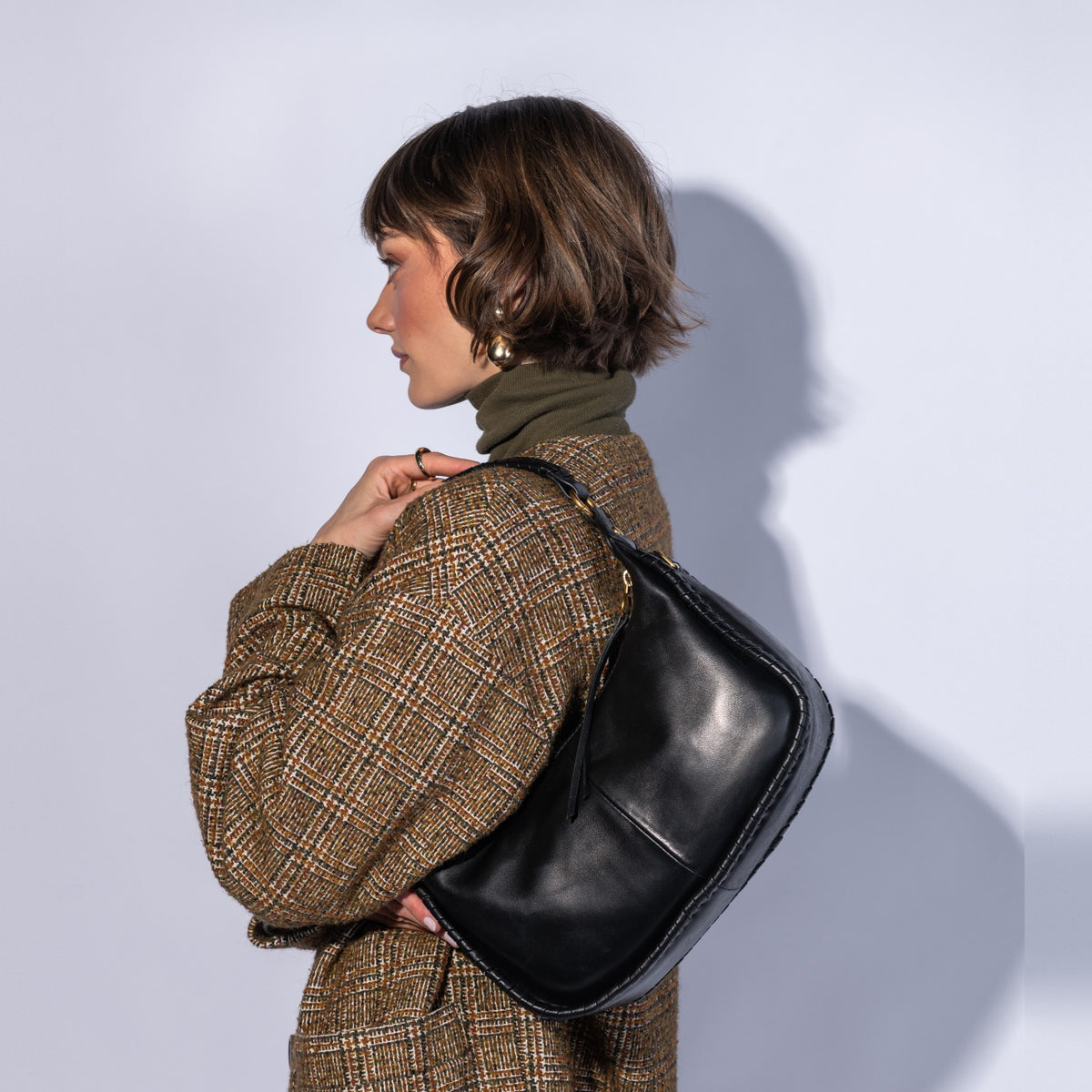 Mia Crescent Hobo In Smooth Leather