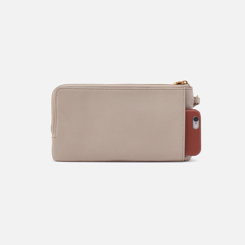 Dayton Wristlet In Pebbled Leather - Taupe