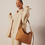 Pier Shoulder Bag in Pebbled Leather - Sandstorm