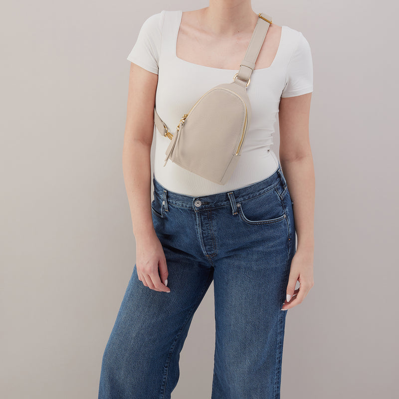 Fern Sling in Pebbled Leather - Taupe