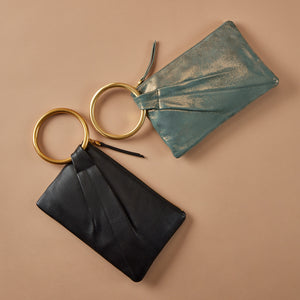 Sheila Hard Ring Clutch in Pebbled Leather - Black