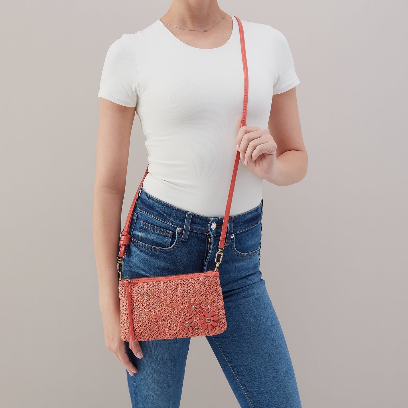 Darcy Crossbody In Woven Straw - Wild Rose Woven Straw – HOBO