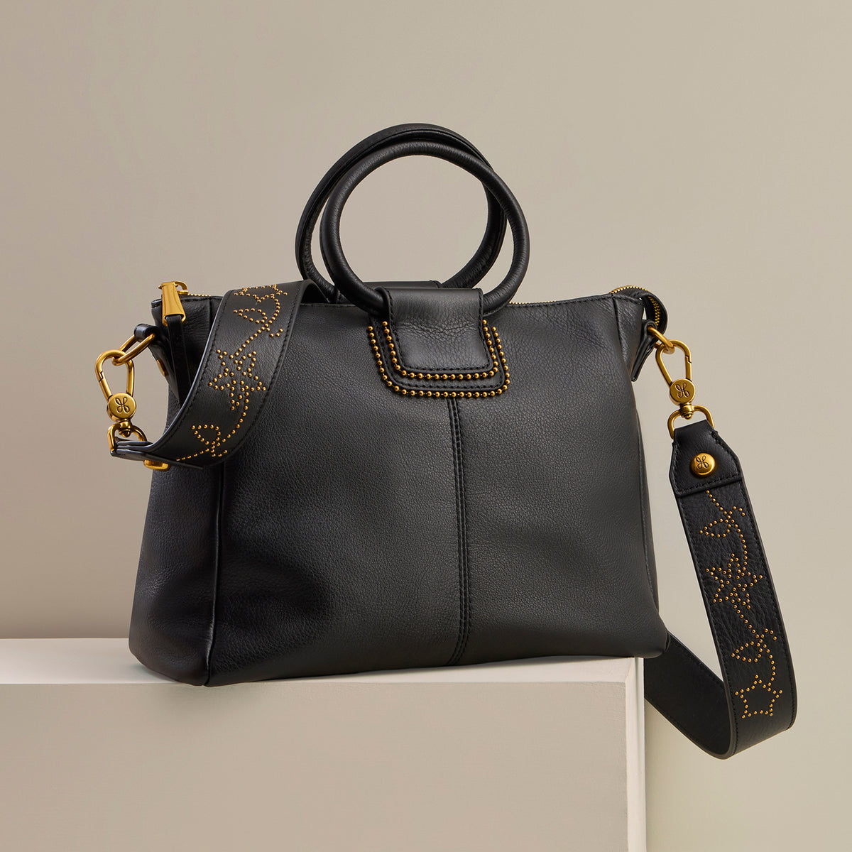 Sheila Medium Satchel in Pebbled Leather - Black With Studs
