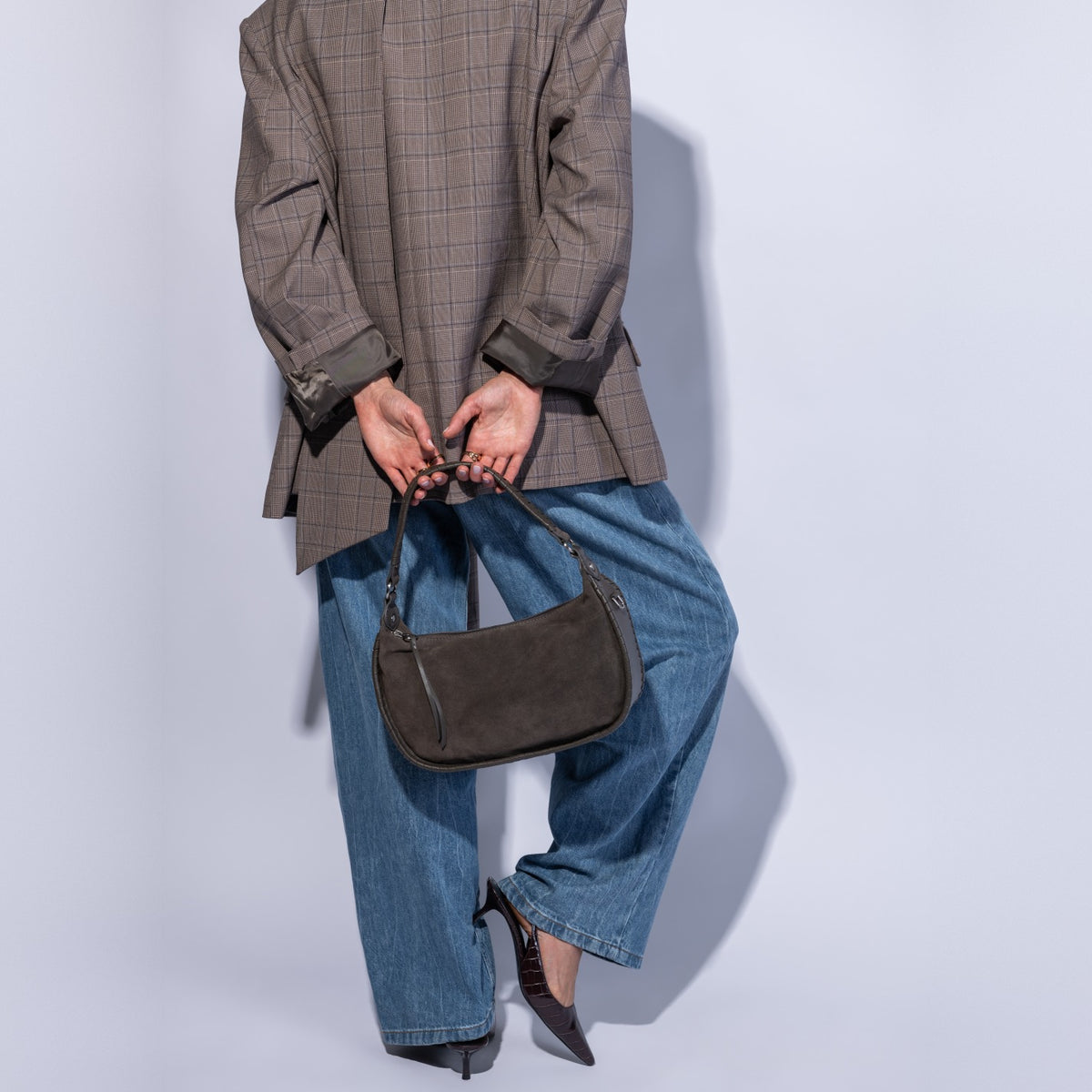 Mia Crescent Hobo In Suede Leather - Hearthstone