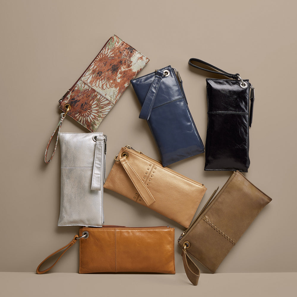 Hand wristlet discount