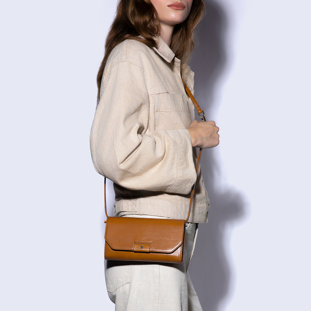 Romy Wallet Crossbody in Polished Leather - Truffle