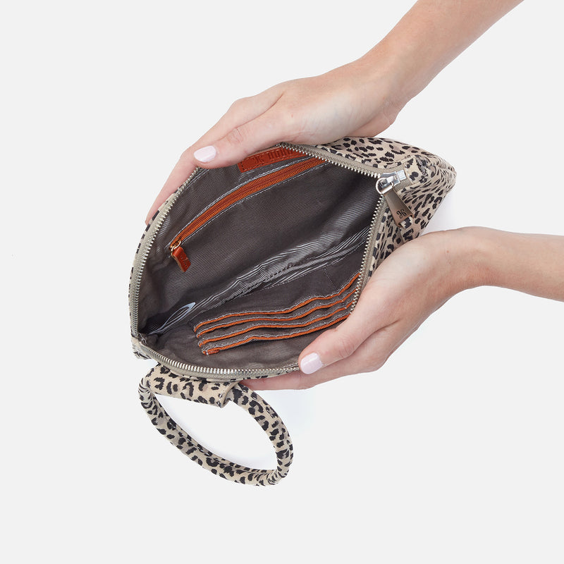Sable Wristlet in Printed Leather - Mini Leopard