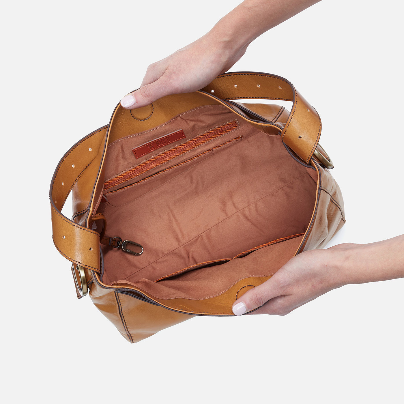 Render Shoulder Bag in Polished Leather - Natural