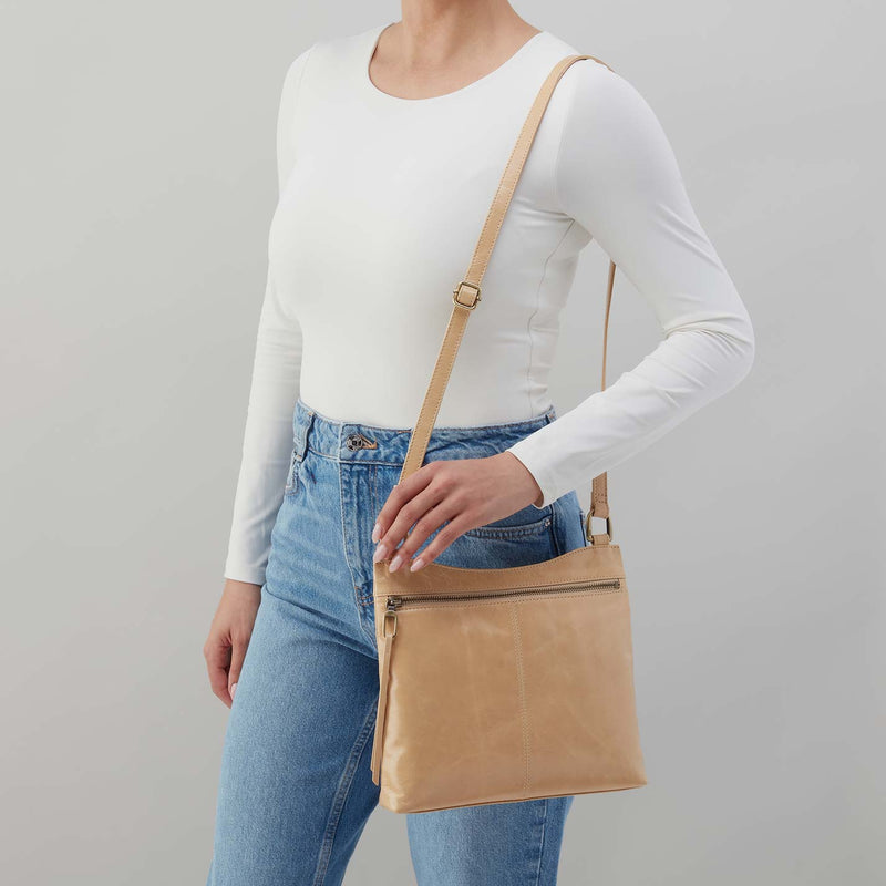 Cambel Crossbody in Polished Leather - Desert Sand