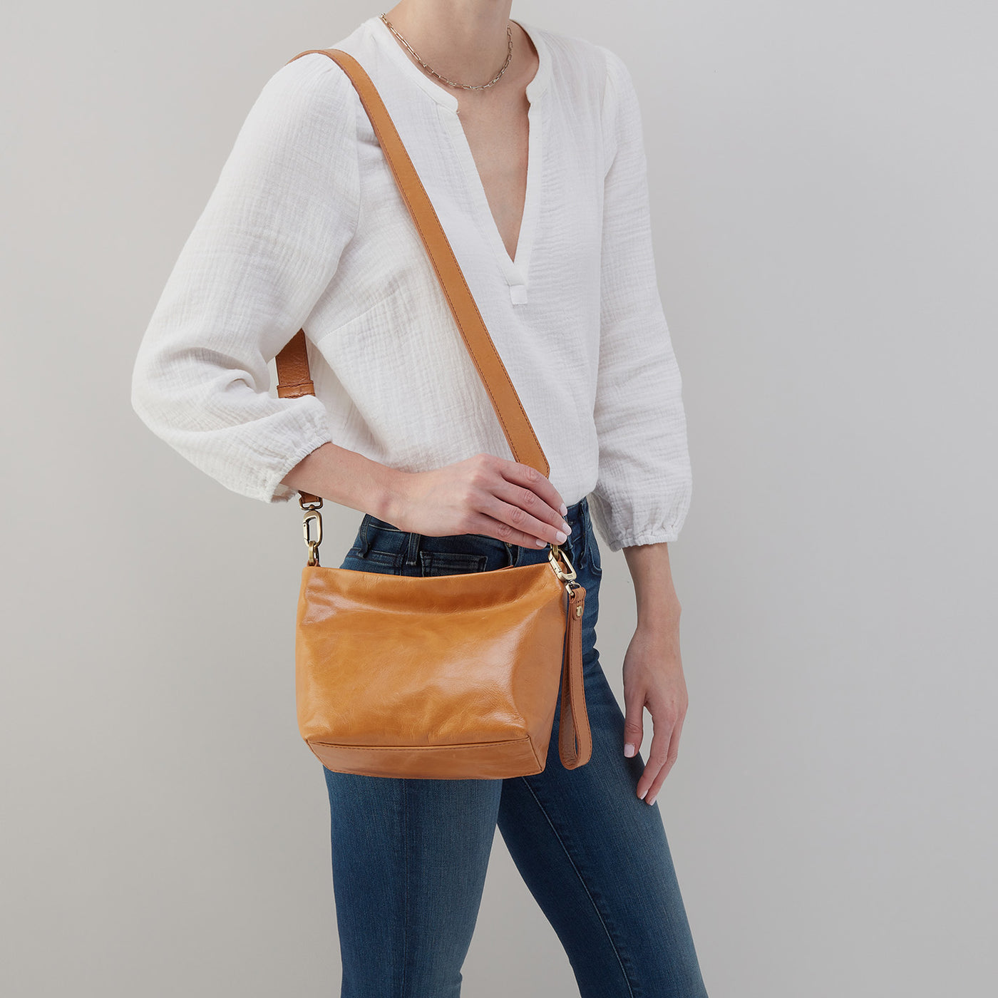 Ashe Crossbody in Polished Leather - Cherry Blossom