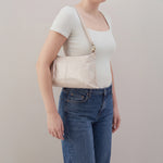 Avon Shoulder Bag In Polished Leather - Pale Flax