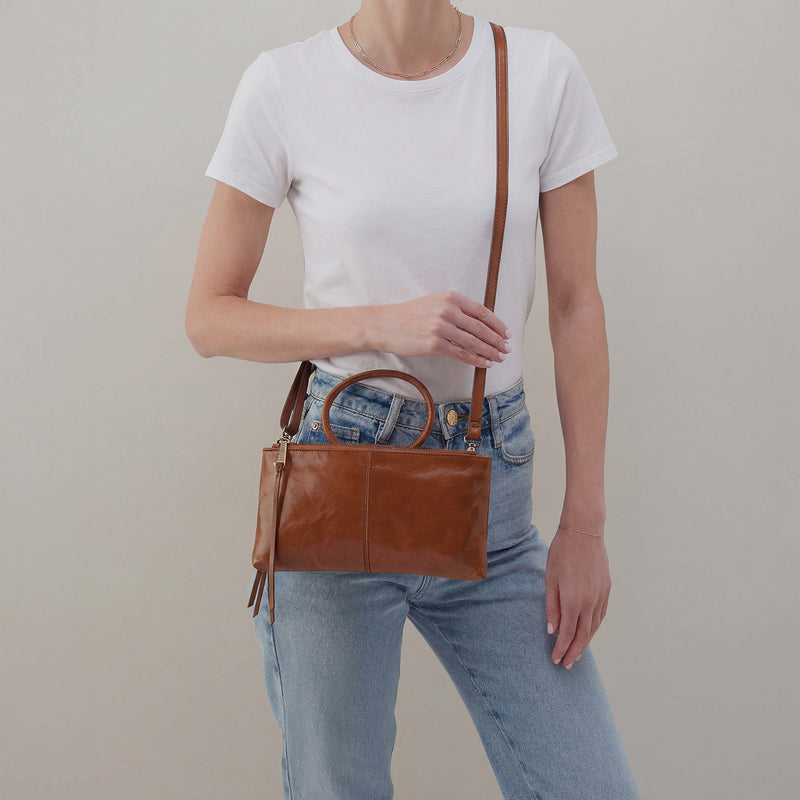 Sable Crossbody In Polished Leather - Truffle