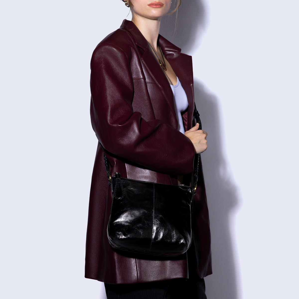 Lasso Medium Crossbody In Polished Leather - Black