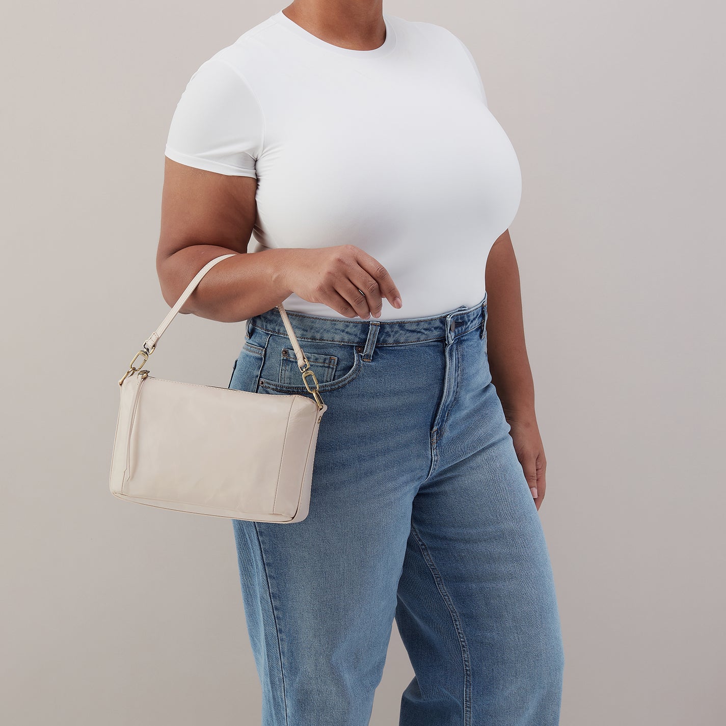 Darcy Carry-All Crossbody In Polished Leather - Pale Flax – HOBO