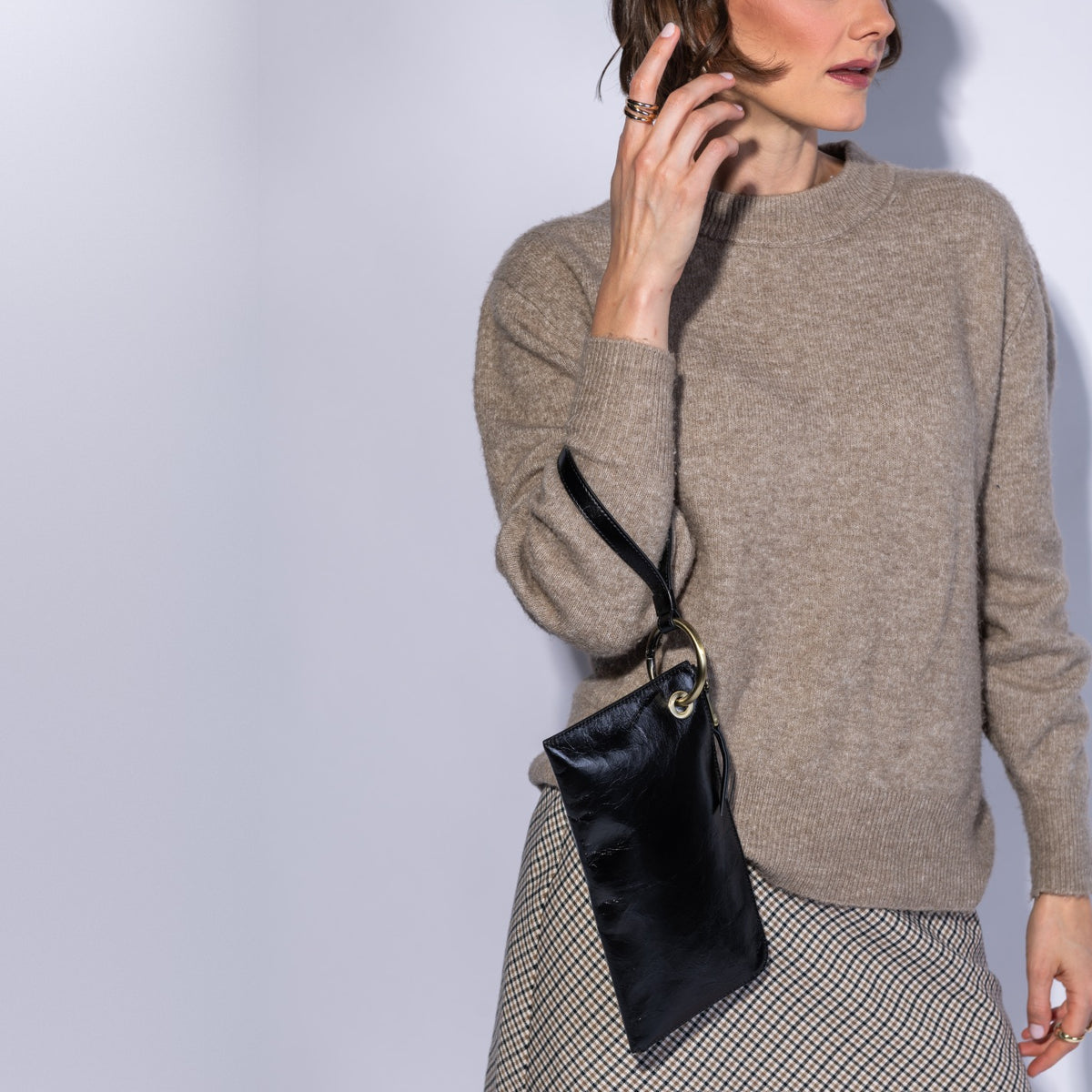 Jett Wristlet In Polished Leather - Black