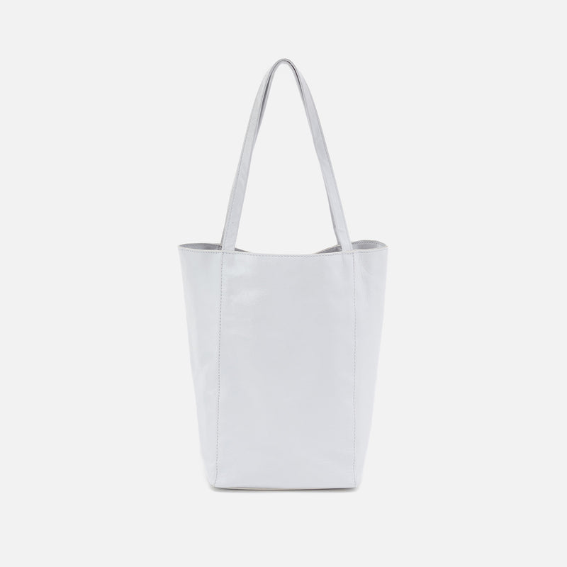 The Giving Tote in Polished Leather - Optic White