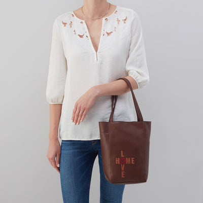 The Giving Tote in Pebbled Leather - Walnut