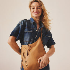 Merrin Convertible Backpack in Pebbled Leather - Sandstorm